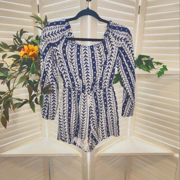 CUPCAKES & CASHMERE BLUE EMBROIDERED ROMPER SIZE MED - Picture 2 of 8